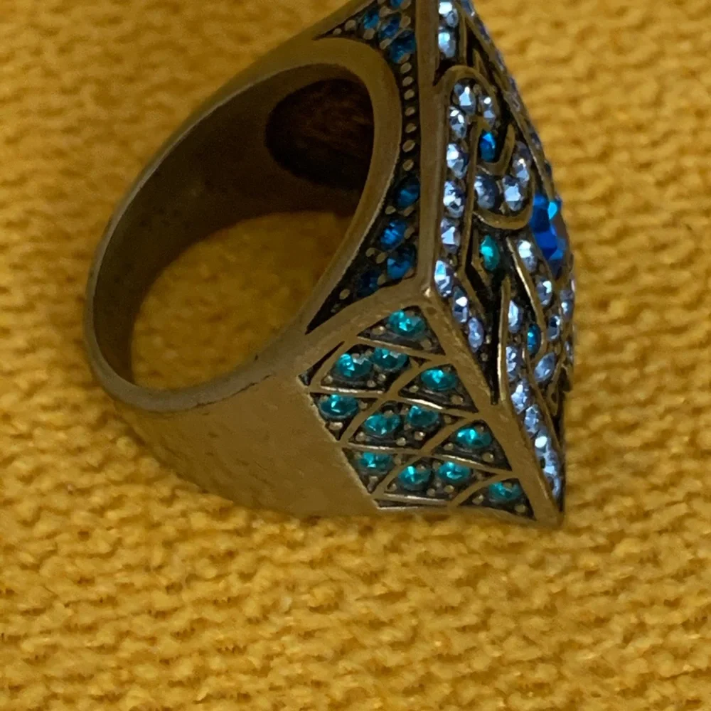 LaVintage Blue Ring - Picture 2 of 3